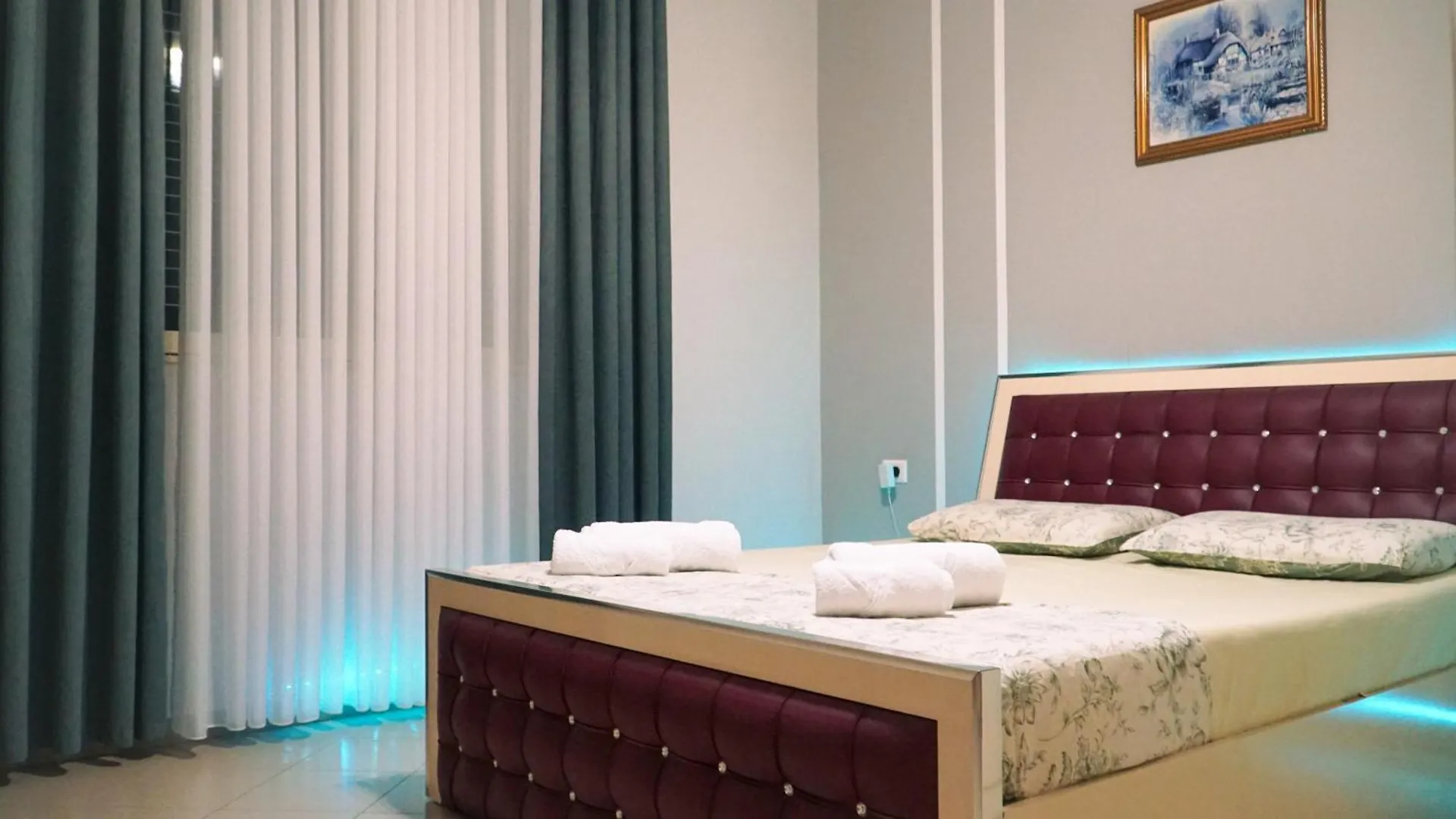 فيلة Oaz Guest House دراس ألبانيا